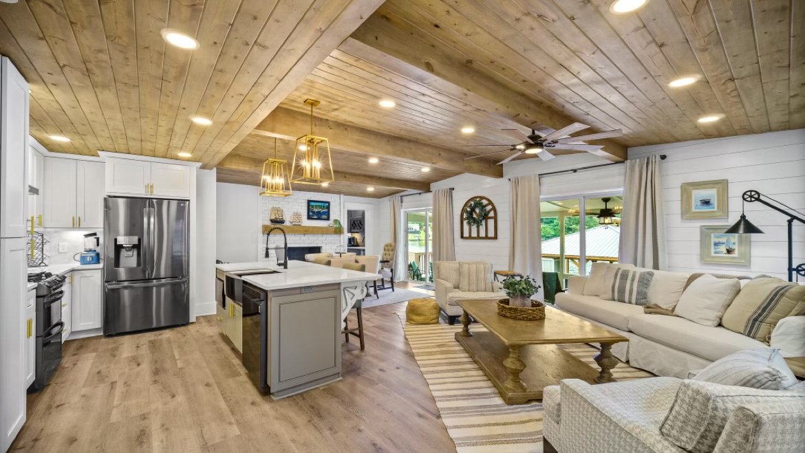 Superior Construction Services building